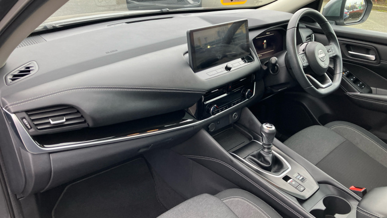 Nissan Qashqai 1.3 DiG-T MH N-Connecta 5dr Petrol Hatchback